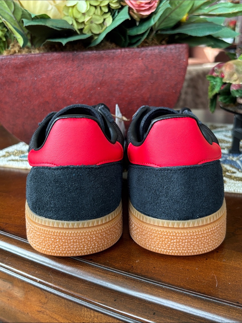 Adidas HANDBALL SPEZIAL Black Suede Red 3-Stripe Lace Up Sneakers Gum Rubber - Picture 6 of 14
